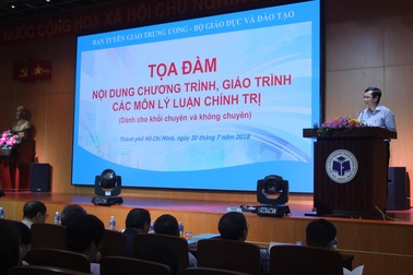 Dạy thí điểm chương trình đổi mới các môn Lý luận chính trị vào học kỳ hai năm 2018