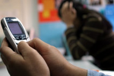 Khủng hoảng gia đình vì… tin nhắn