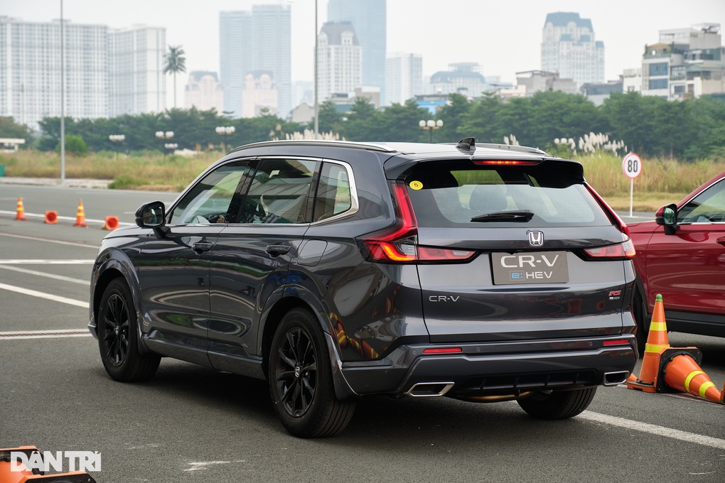Honda CR-V 2024: Kịch bản hybrid thật đẹp, tiếc là giá bán cao - 5 Honda CR-V 2024: Kịch bản hybrid thật đẹp, tiếc là giá bán cao - 5