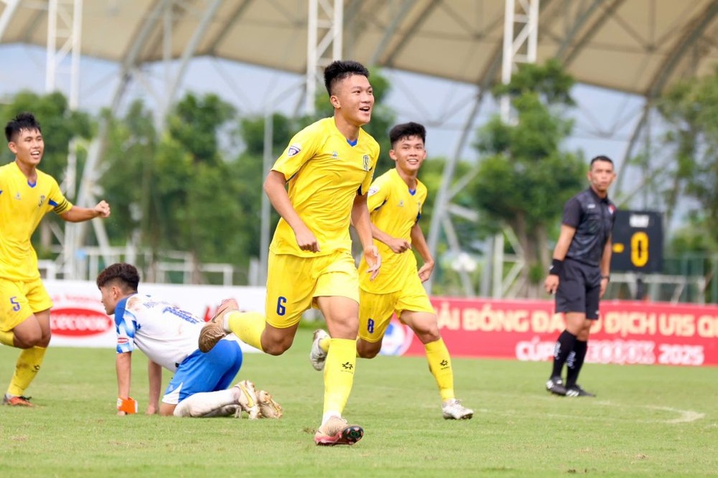 Hấp dẫn cuộc đua giành vé vào tứ kết giải U15 Quốc gia 2025 - 1 Hấp dẫn cuộc đua giành vé vào tứ kết giải U15 Quốc gia 2025 - 1