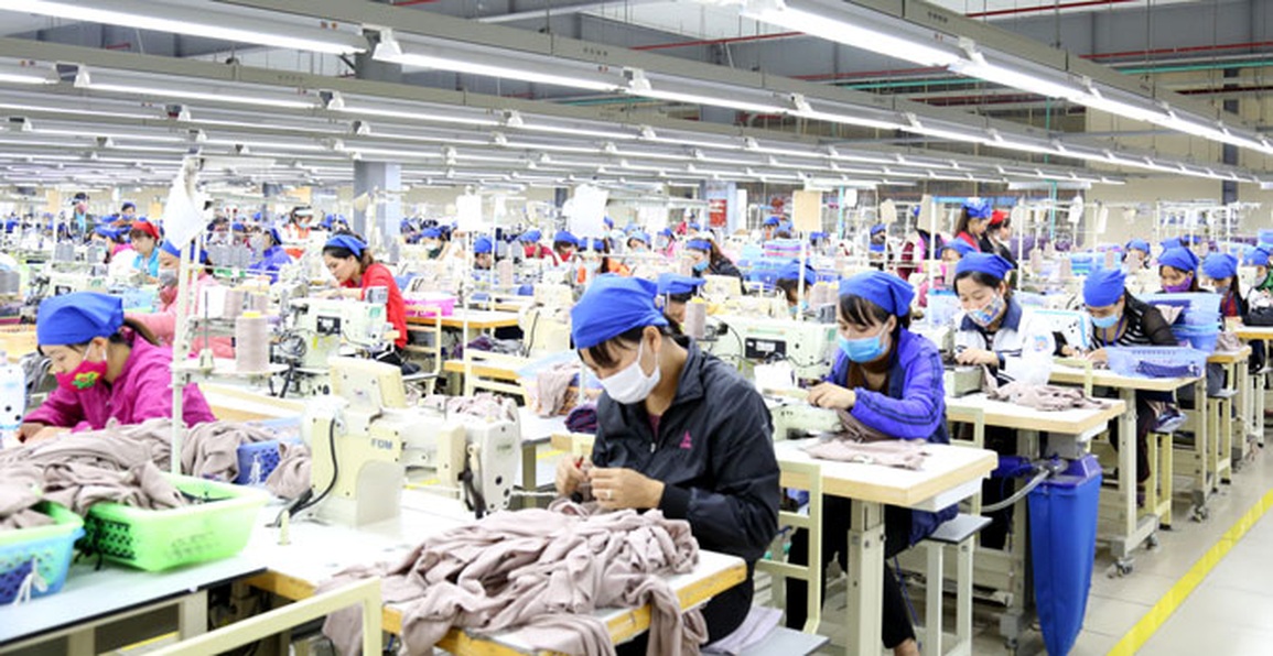 Doanh nghiệp găm lương 3 năm, thu nhập công nhân hơn 9,6 triệu đồng/tháng - 2 Doanh nghiệp găm lương 3 năm, thu nhập công nhân hơn 9,6 triệu đồng/tháng - 2
