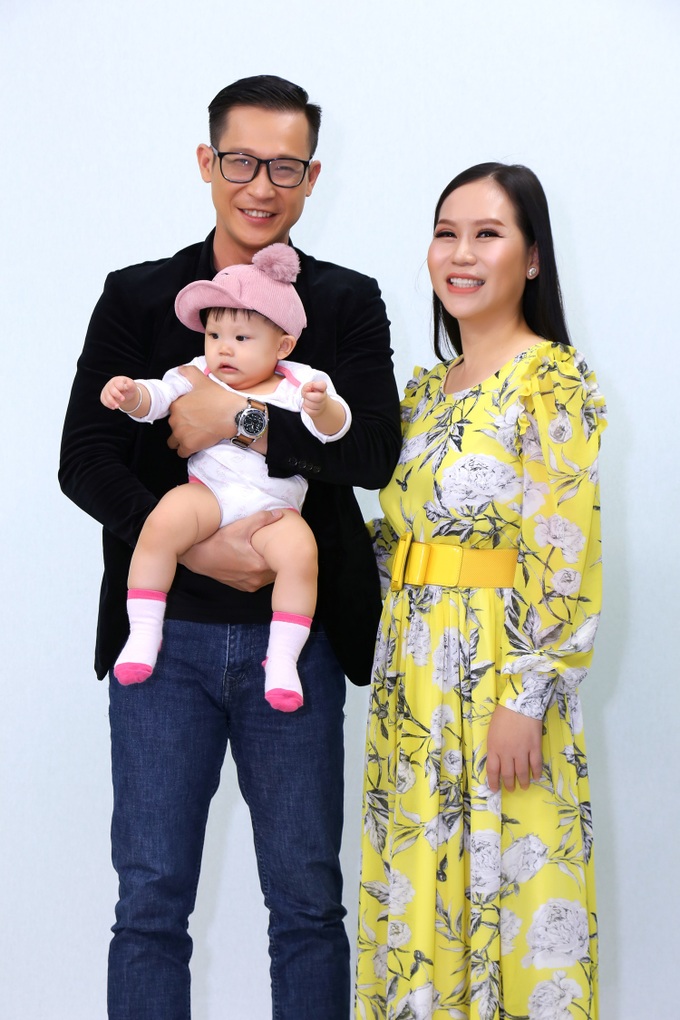 Ca sĩ Hồng Mơ chia sẻ lí do lấy chồng sau chuỗi ngày tôn thờ chủ nghĩa độc thân - Ảnh 1. Ca sĩ Hồng Mơ chia sẻ lí do lấy chồng sau chuỗi ngày tôn thờ chủ nghĩa độc thân - Ảnh 1.