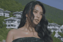 Hoa hậu Tiểu Vy ngày càng gợi cảm, nhan sắc thăng hạng hút hồn