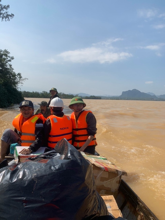 Tâm thư xúc động của thầy hiệu trưởng gửi học sinh vùng lũ: Ngày mai đi học, mong các em cứ bình tĩnh và mỉm cười, vì còn người là còn của - Ảnh 4.