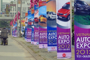 Khai mạc một triển lãm, khai tử một cuộc chơi