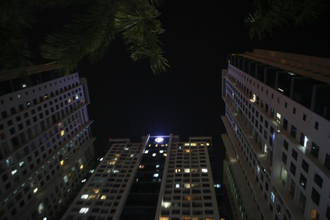 Cháy công ty Rạng Đông: Dân chung cư sơ tán tránh nhiễm độc