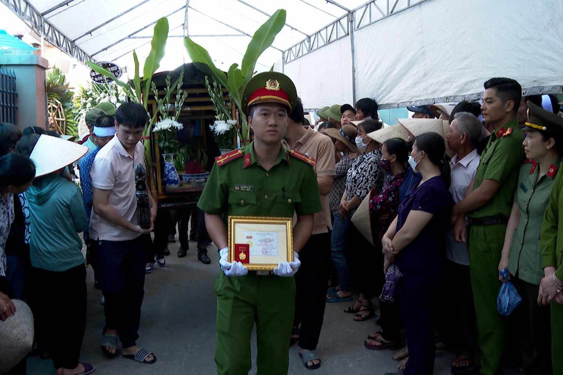 Truy thăng cấp bậc hàm đối với Trung úy công an hy sinh ở Thái Bình - 2