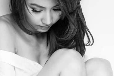 Ngân Khánh cũng bỏ sô “cấm phụ nữ đoan trang”