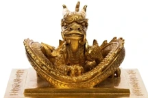 Hồi hương ấn vàng "Hoàng đế chi bảo"