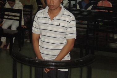 Bênh mẹ, lỡ hại chết cha