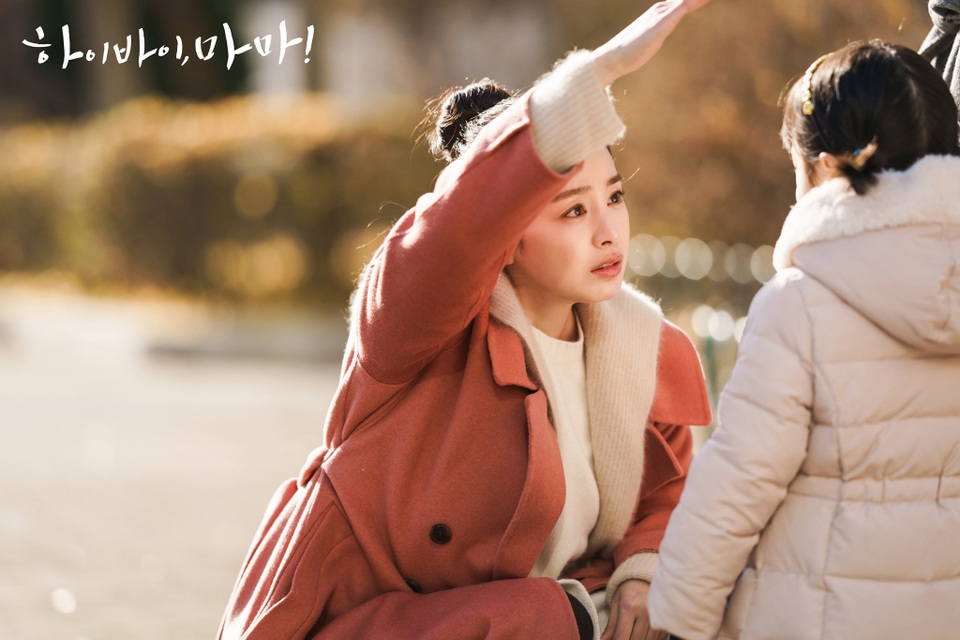 Kim Tae Hee xinh đẹp và xuất sắc khi vào vai người mẹ ma - 7 Kim Tae Hee xinh đẹp và xuất sắc khi vào vai người mẹ ma - 7