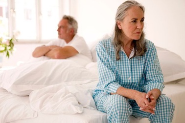 "Vợ chồng tôi không còn gần gũi 10 năm nay"