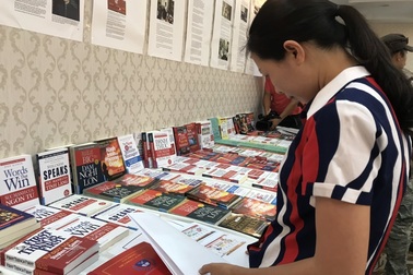 Đặt gần 130 đơn hàng mua sách online thì... tất cả đều là sách giả