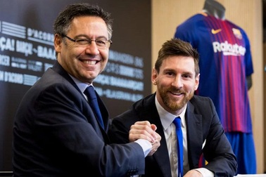 Chủ tịch Bartomeu và vở kịch được dàn dựng ở Barcelona