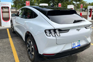 Ô tô điện của Ford sẽ dùng chung cổng sạc với Tesla