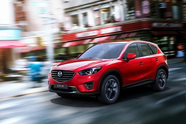 Mazda CX-5 2017 vẫn hút khách dù thế thệ mới đã ra mắt