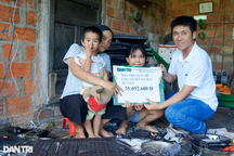 3 đứa trẻ mồ côi cha, nguy cơ bỏ học được giúp đỡ gần 110 triệu đồng