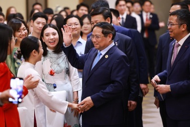 Việt Nam luôn ưu tiên hàng đầu phát triển quan hệ hữu nghị với Trung Quốc