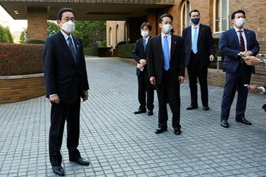 Thủ tướng Nhật Bản lên tiếng sau đêm ngủ tại dinh thự bị đồn "ma ám"