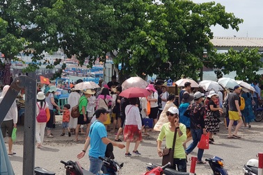 Khách Trung Quốc đến Nha Trang tăng "chóng mặt"