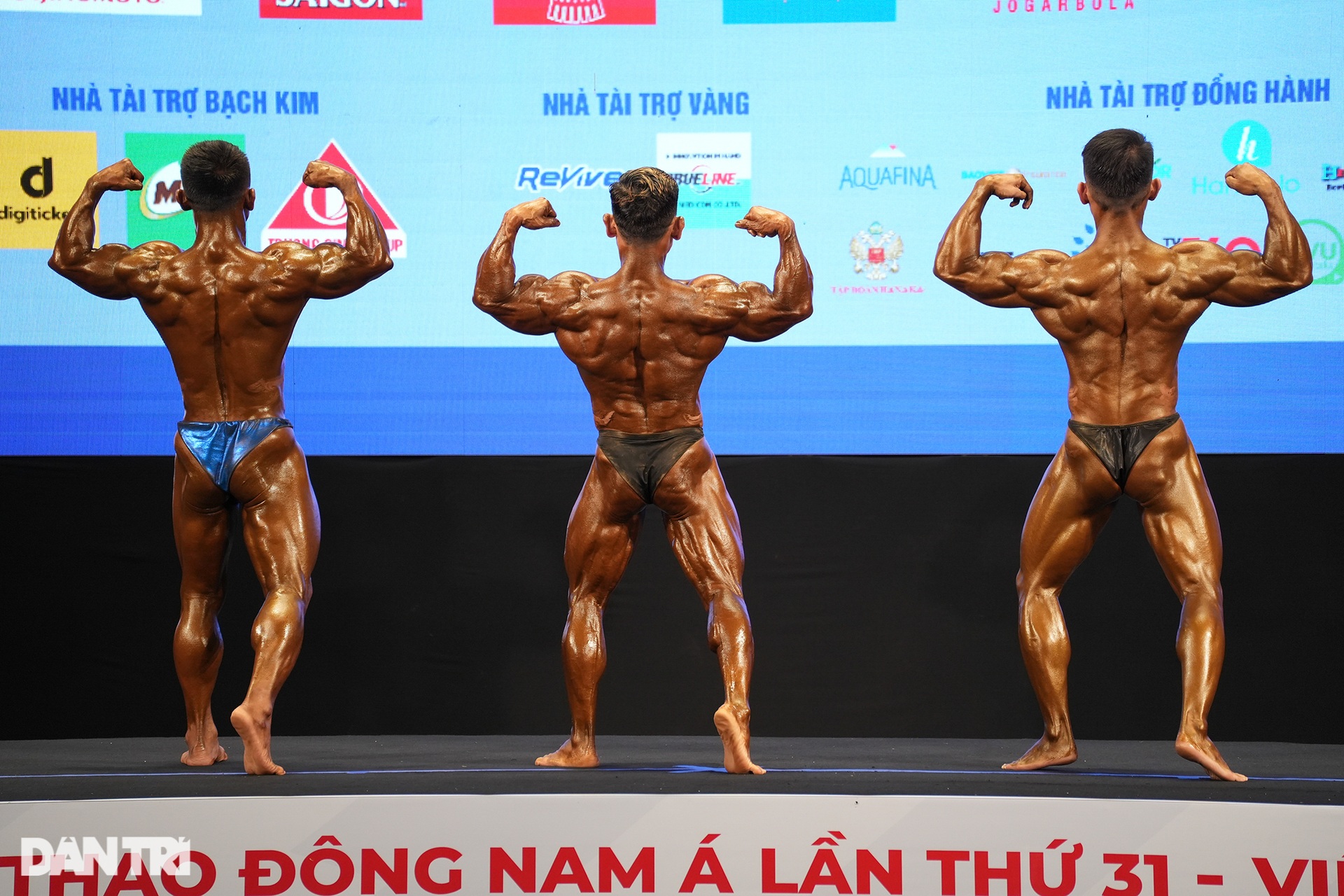 Chiêm ngưỡng cơ bắp cuồn cuộn của các lực sĩ vừa giành HCV môn Thể hình - 4 Chiêm ngưỡng cơ bắp cuồn cuộn của các lực sĩ vừa giành HCV môn Thể hình - 4