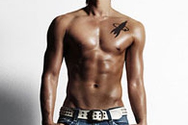 Bi (Rain) làm người mẫu cho dòng sản phẩm thời trang riêng