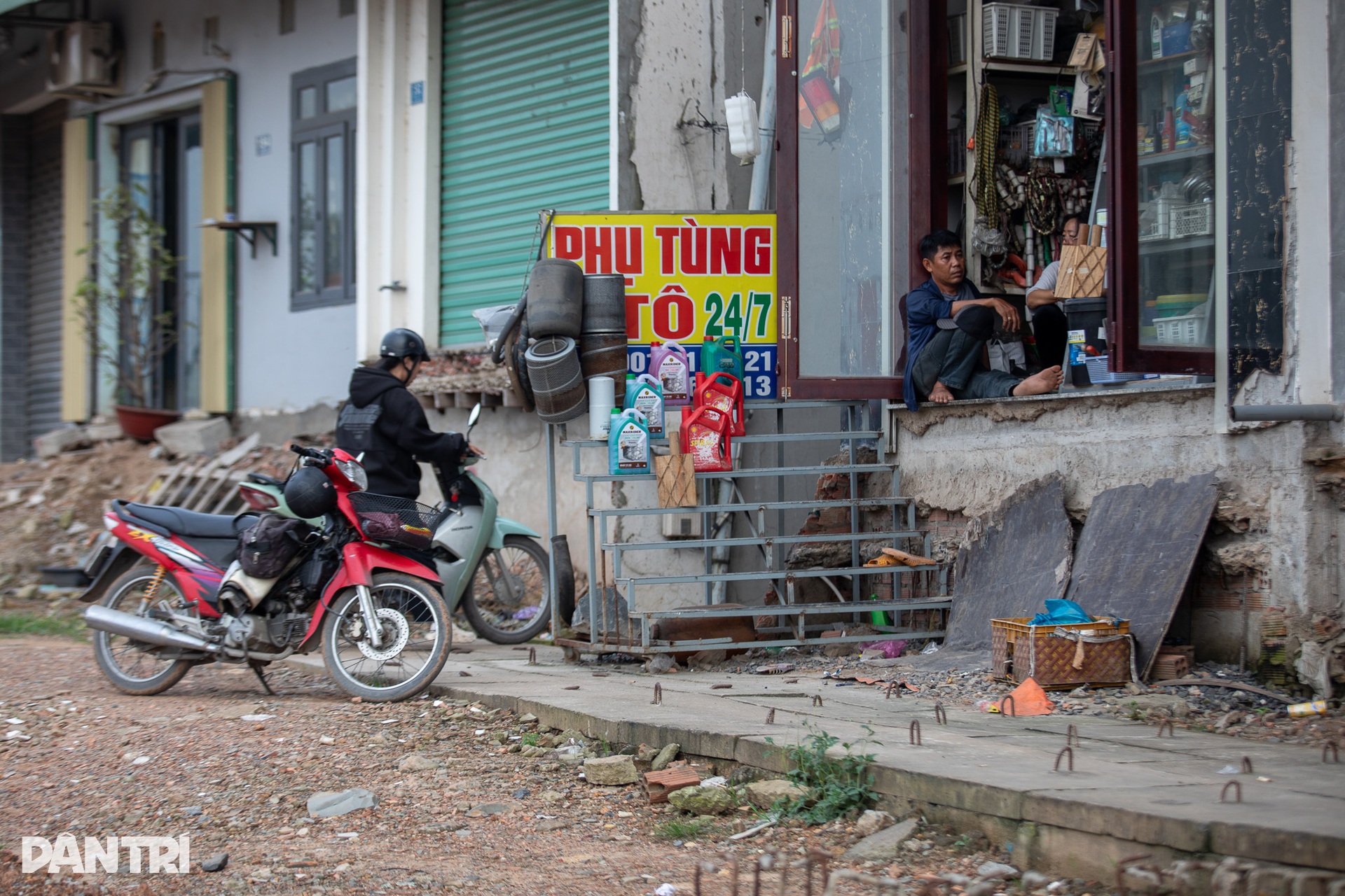 Dân “leo thang” gần một năm để vào nhà vì Vành đai 3 TPHCM thi công ì ạch - 10 Dân “leo thang” gần một năm để vào nhà vì Vành đai 3 TPHCM thi công ì ạch - 10