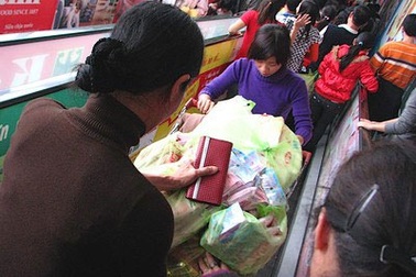 Sôi động ngày Vàng khuyến mại 2010