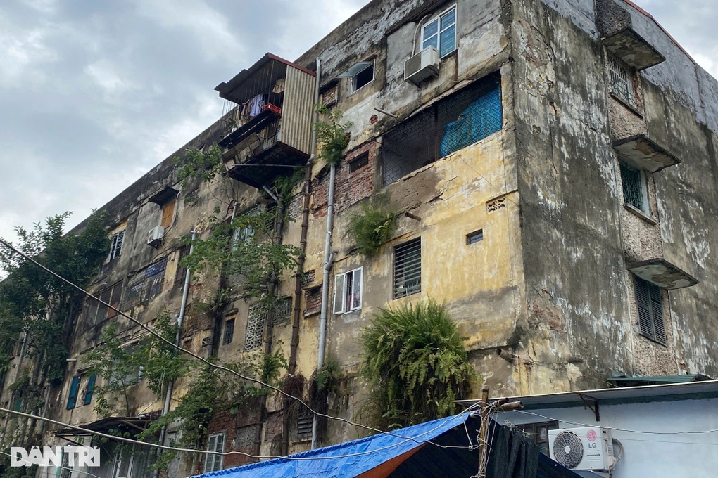 Hải Phòng di dời khẩn cấp hàng trăm hộ dân ở chung cư cũ - 1 Hải Phòng di dời khẩn cấp hàng trăm hộ dân ở chung cư cũ - 1