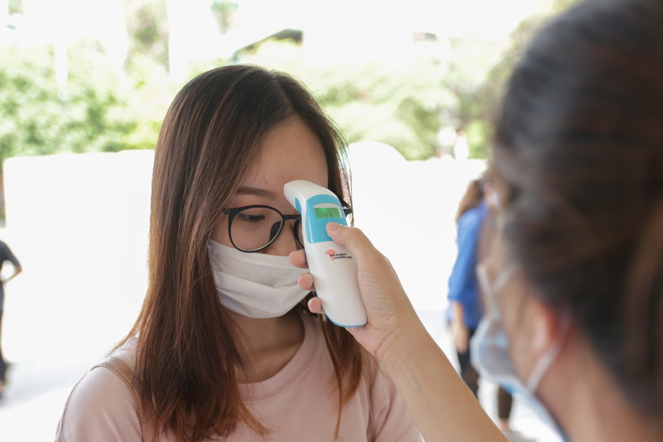 Covid-19 phức tạp, hàng loạt đại học thông báo khẩn chuyển học trực tuyến - 1 Covid-19 phức tạp, hàng loạt đại học thông báo khẩn chuyển học trực tuyến - 1