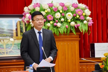 “Phải triển khai gấp” việc bỏ chứng nhận kết hôn khi khai sinh cho con