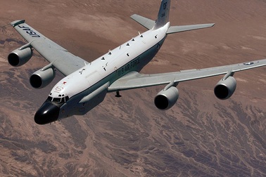 Nga “tố” chiến đấu cơ Mỹ bay quá gần máy bay chở khách