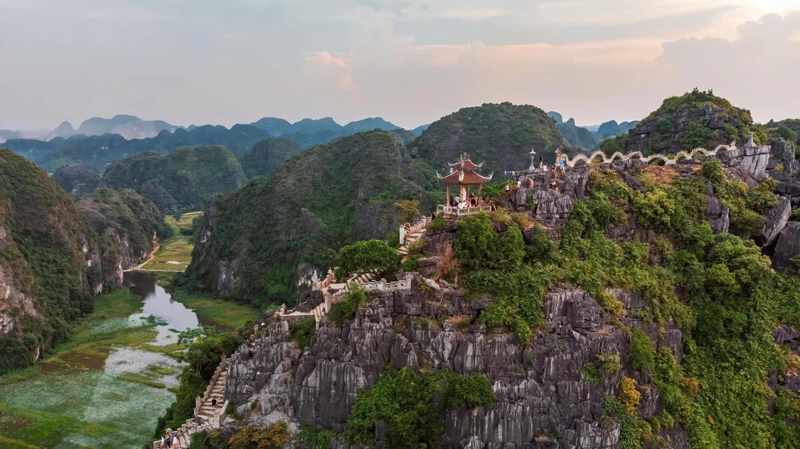 Khám phá Hang Múa, nơi mệnh danh tiên cảnh Ninh Bình - 1 Khám phá Hang Múa, nơi mệnh danh tiên cảnh Ninh Bình - 1