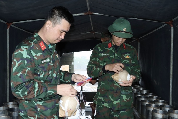 Điểm mới tại điểm cầu bằn bắn pháo hoa của tỉnh Thừa Thiên Huế năm nay là sử dụng công nghệ bắn pháo hoa mới với bộ phát hoả pháo hoa L100S do công ty Trách trách nhiệm hữu hạng một thành viên hoá chất 21 thuộc Tổng cục Công nghiệp, Bộ Quốc phòng sản xuất.