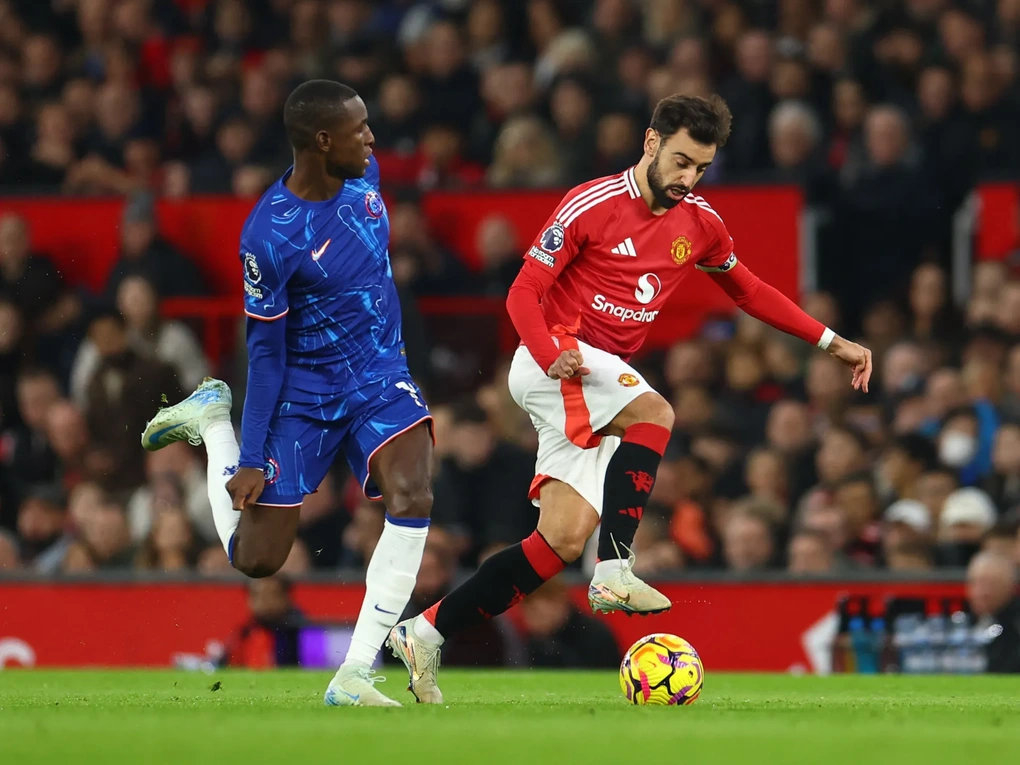 HLV Van Nistelrooy: Man Utd xứng đáng giành chiến thắng trước Chelsea - 2