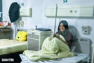 Giao thừa lặng lẽ của y bác sĩ và bệnh nhân Covid-19 ở BV Nhiệt đới TƯ