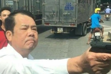 Giám đốc rút súng dọa bắn người liệu còn "cửa" thoát án tù hay không?