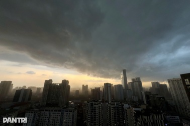 Cảnh báo mưa đông và gió giật mạnh ở Hà Nội chiều nay