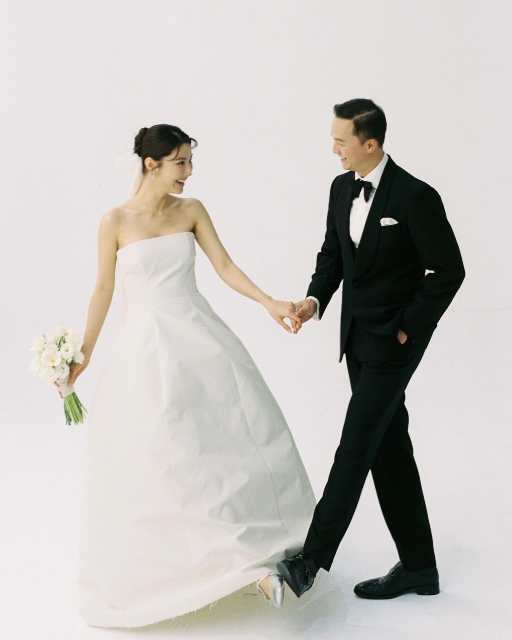 Diễm My 9X lộ mặt mộc trước đám cưới, chú rể xuất hiện phong độ - 7 Diễm My 9X lộ mặt mộc trước đám cưới, chú rể xuất hiện phong độ - 7