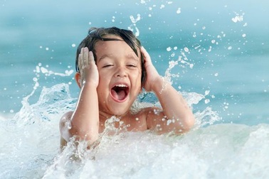 Cho bé thỏa sức trải nghiệm thiên nhiên, nên hay không?