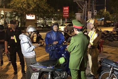 Lực lượng 911 - Công an Đà Nẵng phát hiện nhiều đối tượng cho vay nặng lãi, tàng trữ cỏ Mỹ, vũ khí