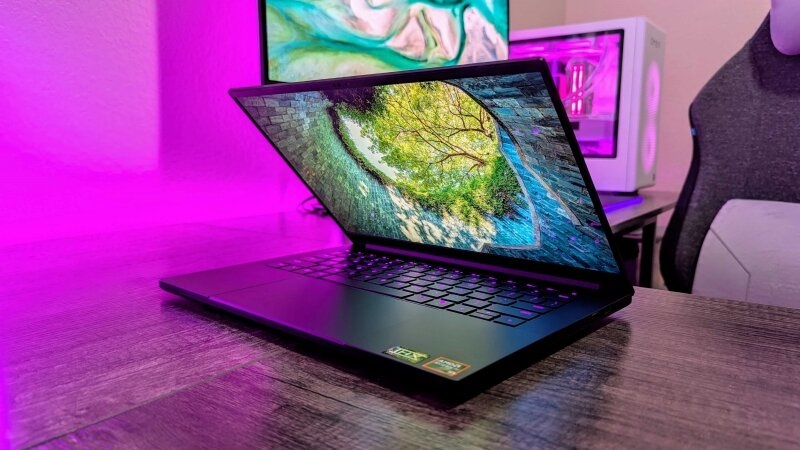 Razer Blade 14 (2025): Kiệt tác thu nhỏ, xứng đáng là "con cưng" của Razer