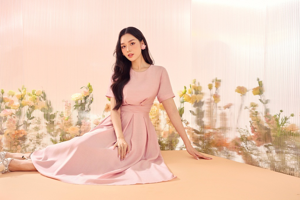 Những mẫu váy áo cô nàng công sở nên có trong tủ đồ - 4 Những mẫu váy áo cô nàng công sở nên có trong tủ đồ - 4
