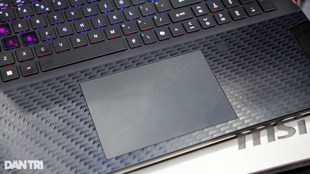 Computex 2024: Laptop gaming bản giới hạn kết hợp cùng hãng xe sang - 5 Computex 2024: Laptop gaming bản giới hạn kết hợp cùng hãng xe sang - 5