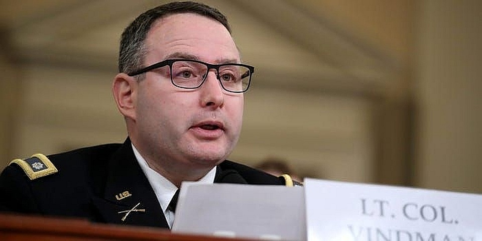 5 nhân chứng quan trọng khiến Tổng thống Trump “lao đao” - 1