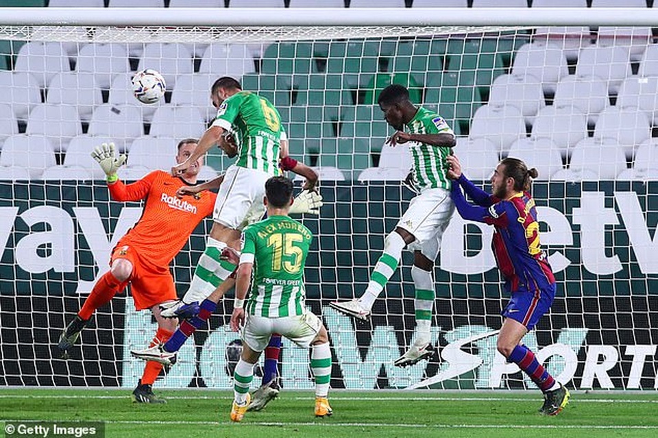 Messi lập công, Barcelona chiếm vị trí thứ hai của Real Madrid - 3 Messi lập công, Barcelona chiếm vị trí thứ hai của Real Madrid - 3
