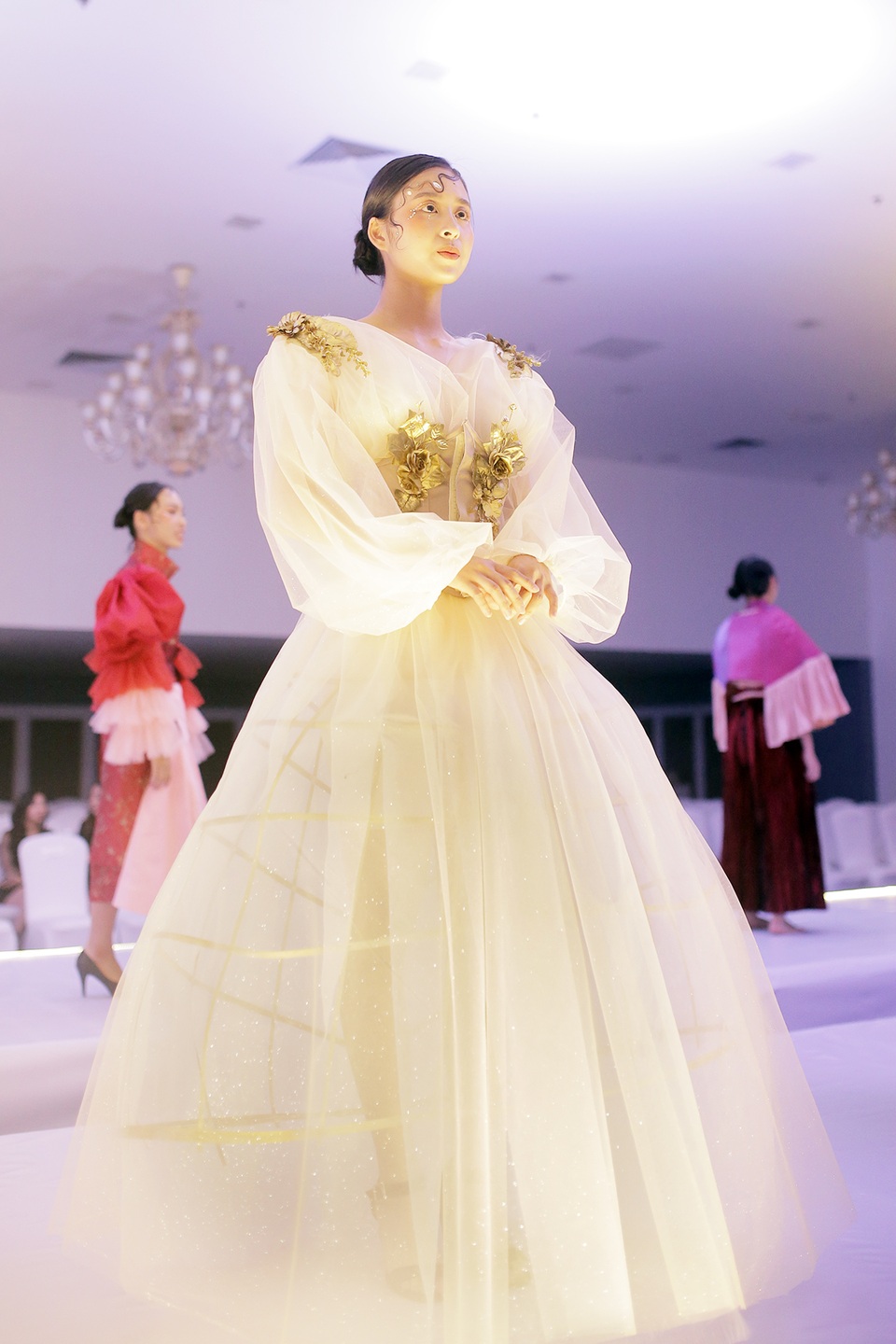 Chiêm ngưỡng những thiết kế thời trang độc đáo của học sinh Hà thành - 12 Chiêm ngưỡng những thiết kế thời trang độc đáo của học sinh Hà thành - 12