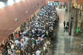 Khách ẩu đả, lỡ hàng loạt chuyến bay vì sập hệ thống kiểm tra hộ chiếu
