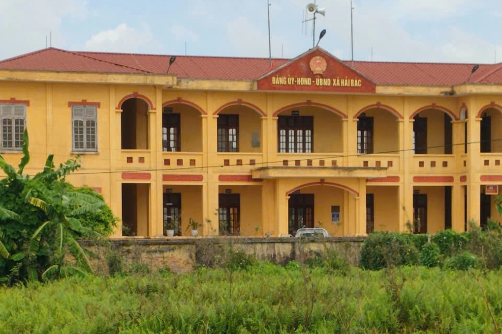 Nguyên cán bộ tài chính xã tử vong tại trụ sở - 1 Nguyên cán bộ tài chính xã tử vong tại trụ sở - 1