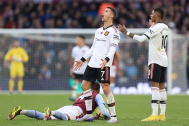 Man Utd thua đau đớn trên sân Aston Villa